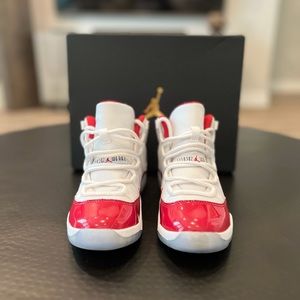 Jordan 11 Retro (PS) - Kids 2Y - White/Varsity Red-Black